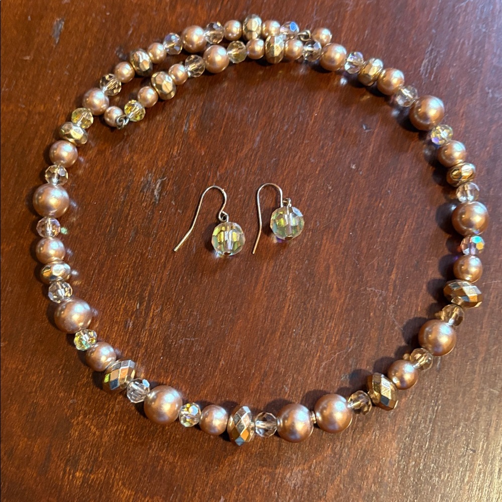 Choker necklace and earrings